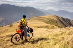 Premier voyage à vélo : sacoches, itinéraire, équipement… Tout ce qu&rsquo;il faut savoir avant de partir